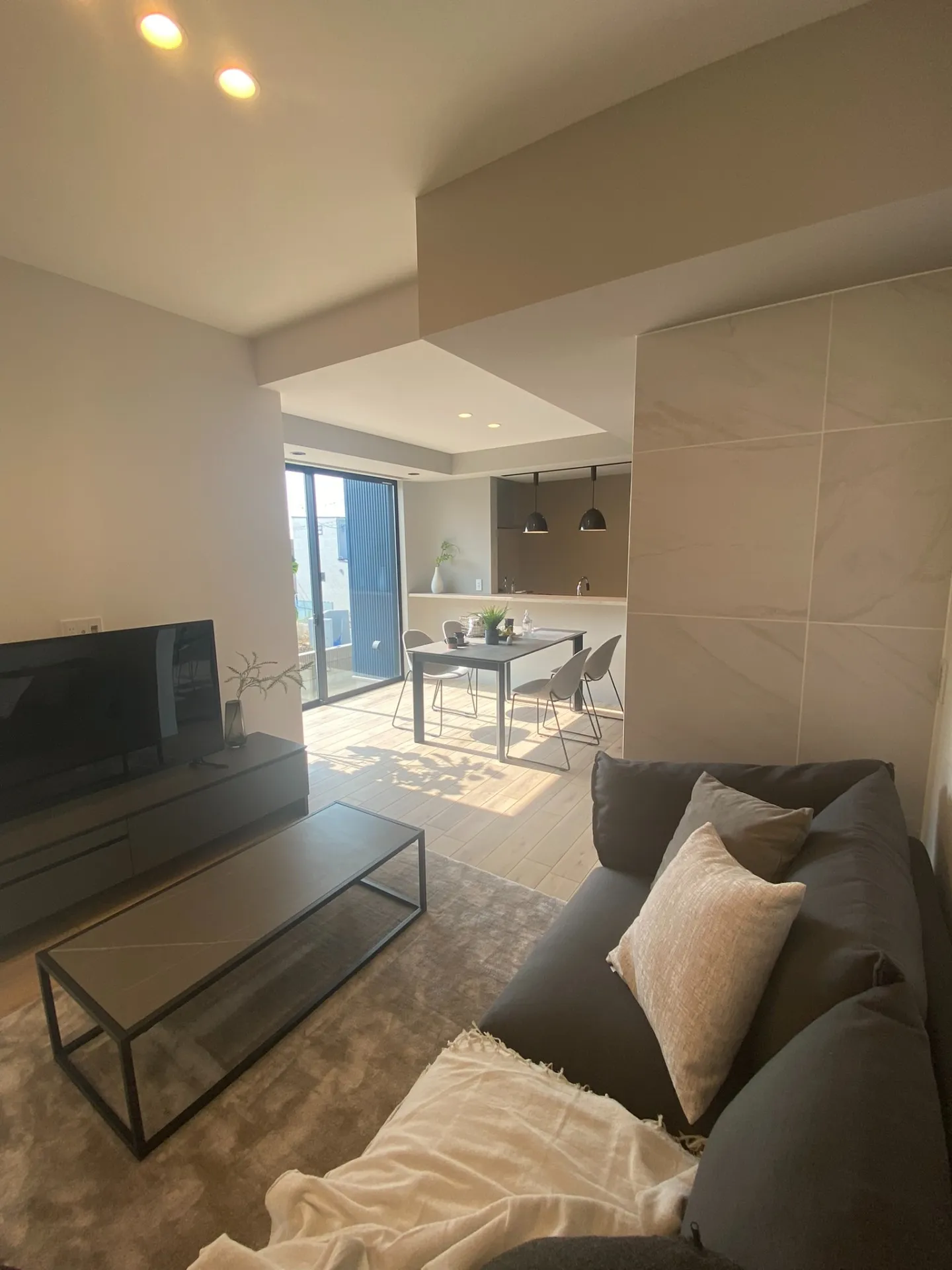 ナチュラルグレイッシュな家